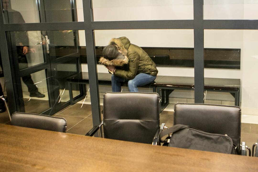 Skandalingasis M. Mažeika vėl atvežtas į teismą