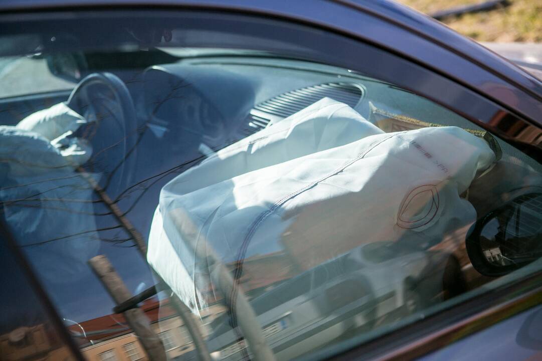 Trijų automobilių avarija Birštono gatvėje