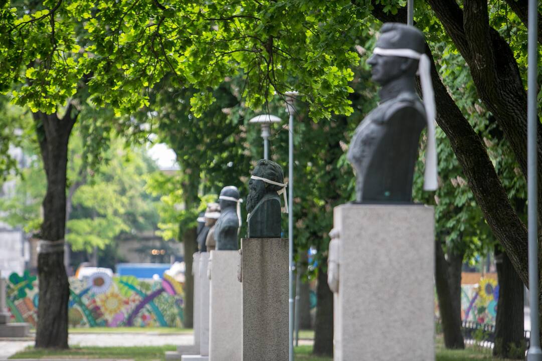 Meninė akcija Karo muziejaus sodelyje