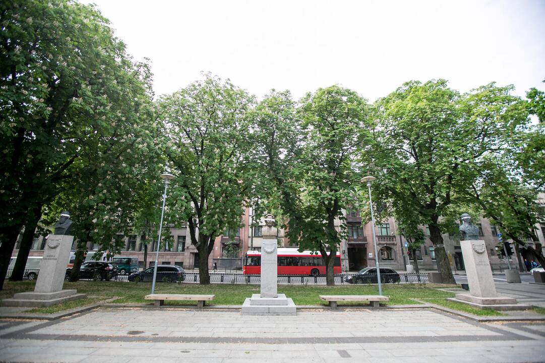 Meninė akcija Karo muziejaus sodelyje