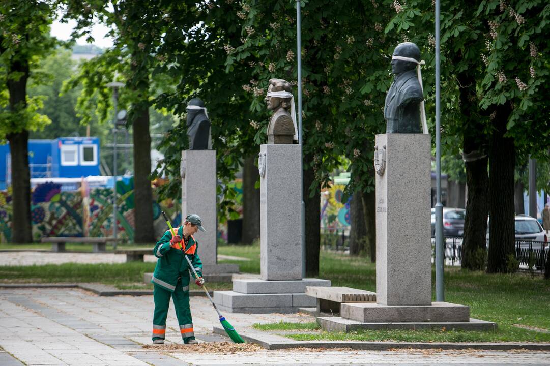Meninė akcija Karo muziejaus sodelyje