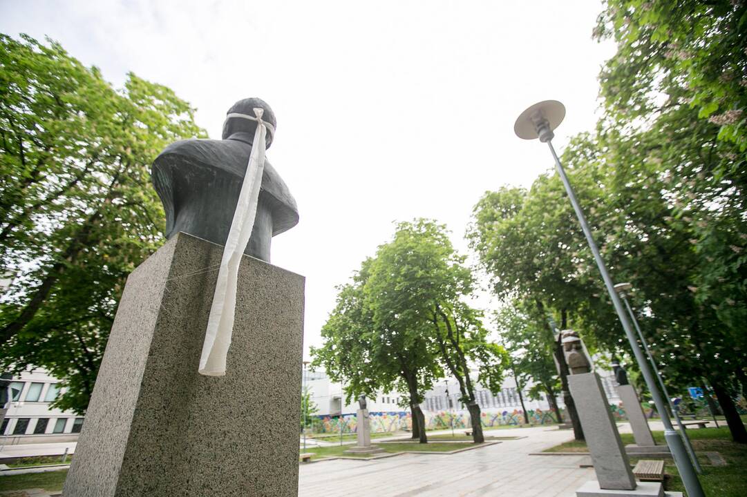 Meninė akcija Karo muziejaus sodelyje
