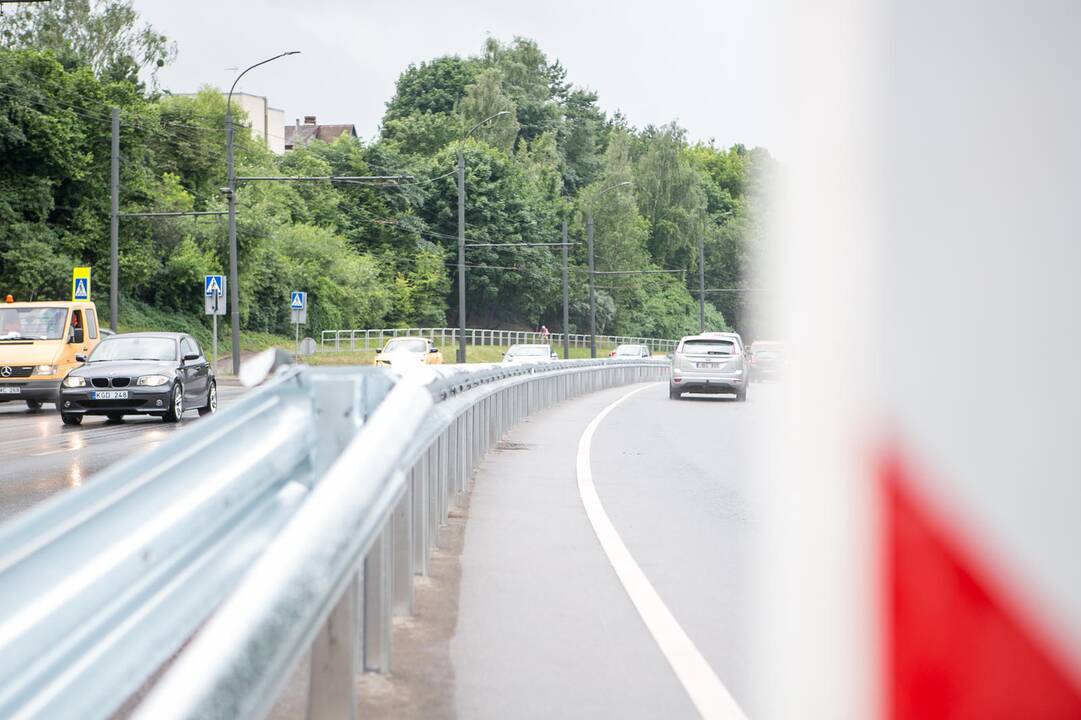 Nuokalnės gatvėje įrengiami atitvarai
