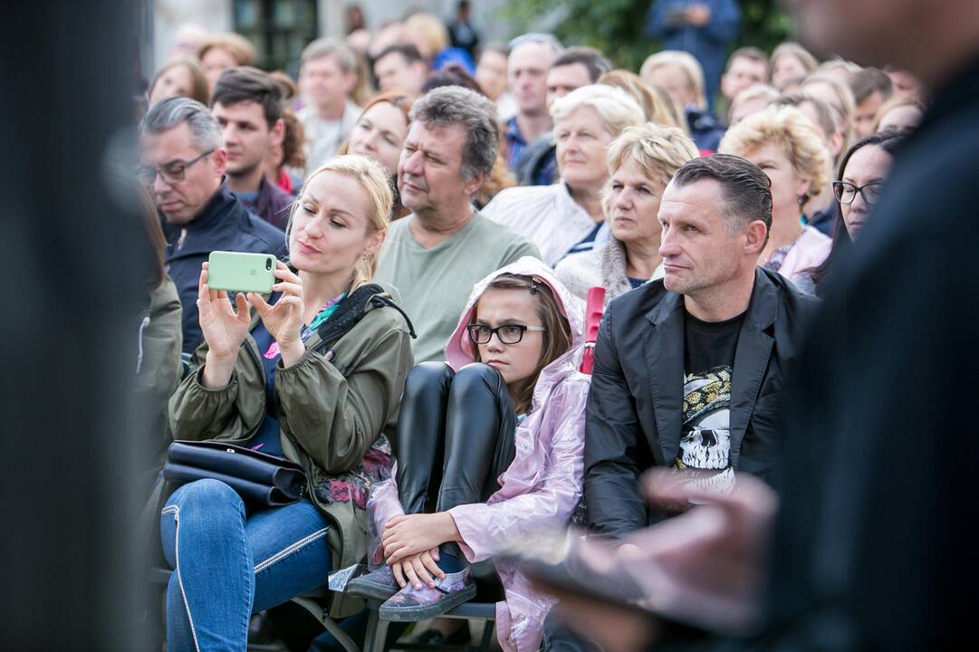 Andrius Kaniava ir grupė "Pasirodymas" 