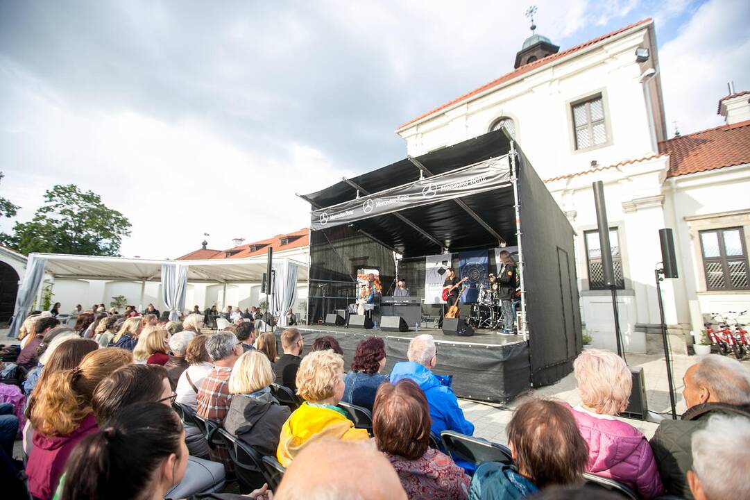 Andrius Kaniava ir grupė "Pasirodymas" 