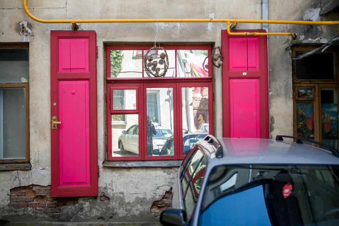 Kaimynų istorijos „Kiemo galerijoje“ 