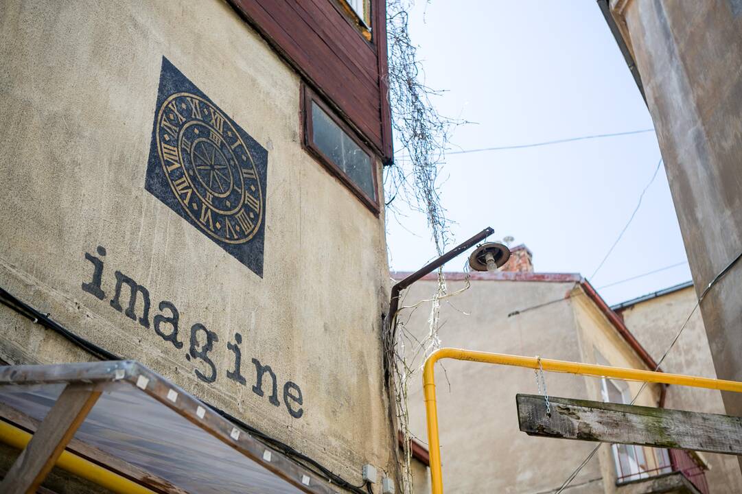 Kaimynų istorijos „Kiemo galerijoje“ 
