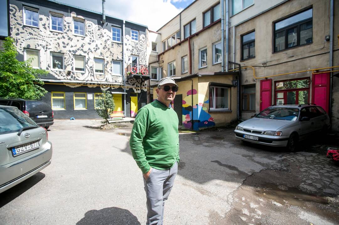 Kaimynų istorijos „Kiemo galerijoje“ 