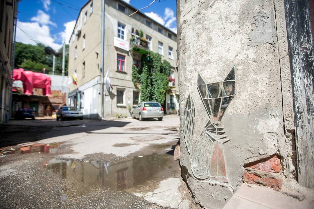 Kaimynų istorijos „Kiemo galerijoje“ 