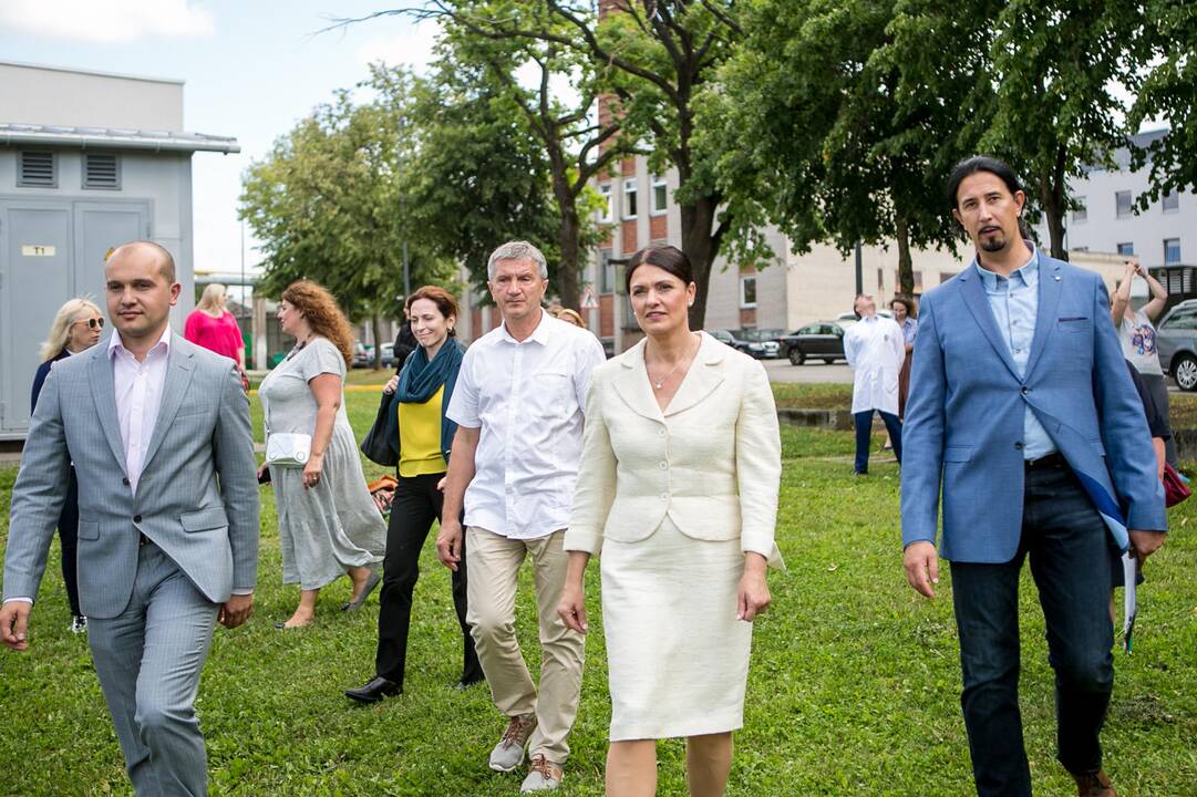 Vaikų piešinių parodos atidarymas Kauno klinikose