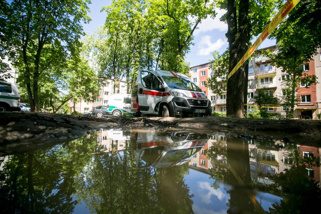 Kauno daugiabučio sienoje atsivėrė didžiulis plyšys