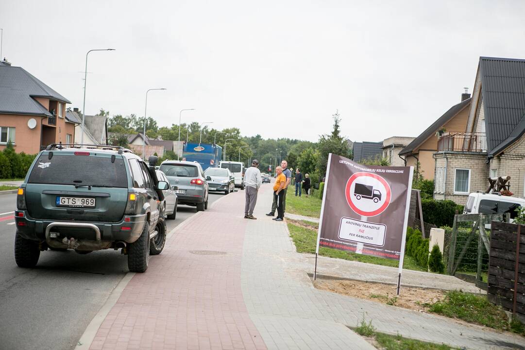 Protesto akcija prieš sunkiasvorius automobilius