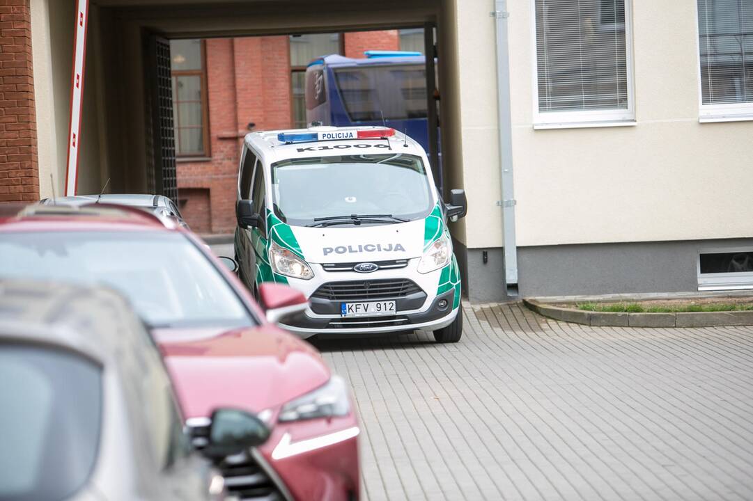 Žmogžudyste Kleboniškio miške įtariamas vyras atvestas į teismą