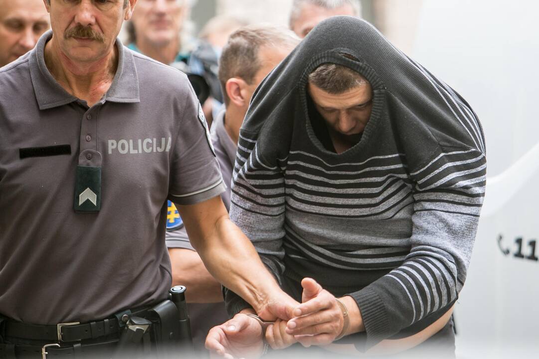 Žmogžudyste Kleboniškio miške įtariamas vyras atvestas į teismą