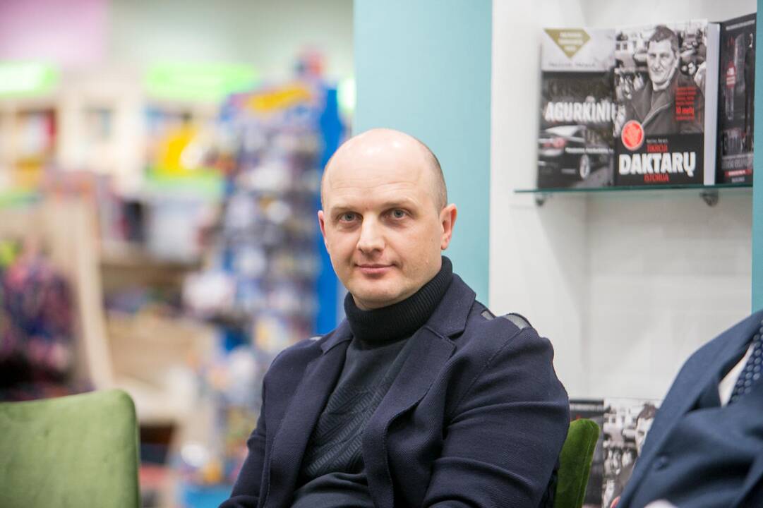 Susitikimas su rašytoju Dailiumi Dargiu