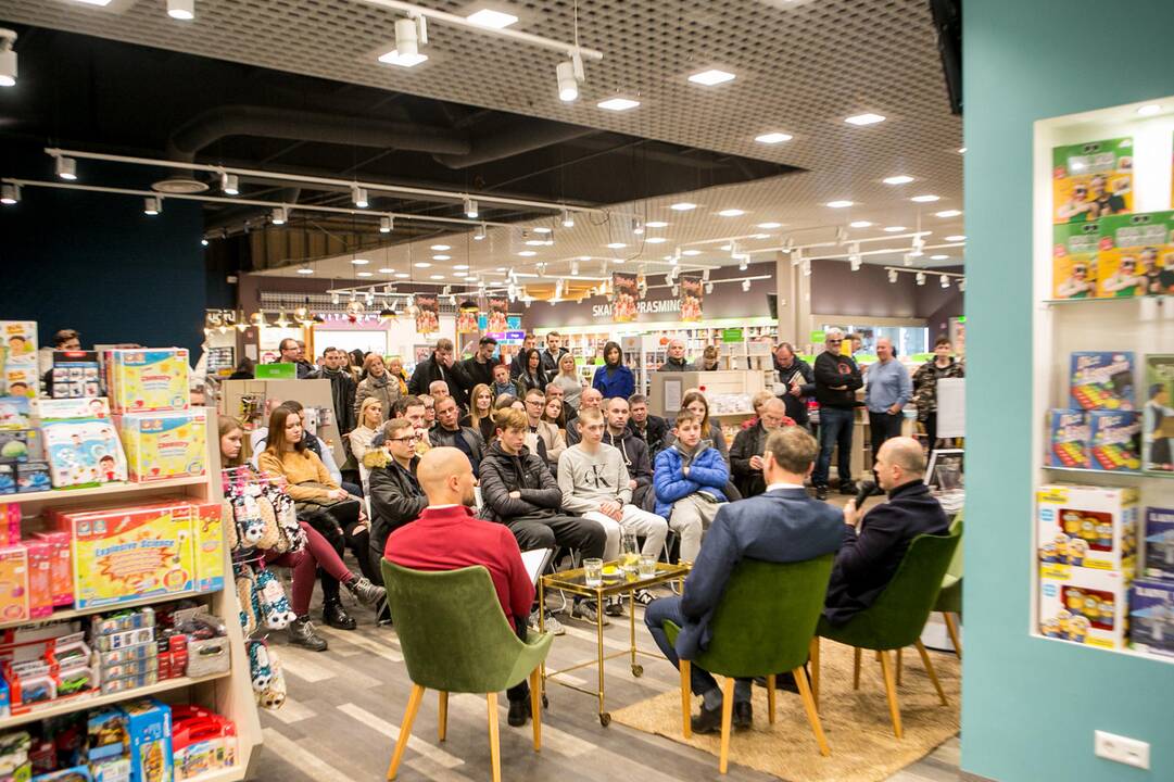 Susitikimas su rašytoju Dailiumi Dargiu