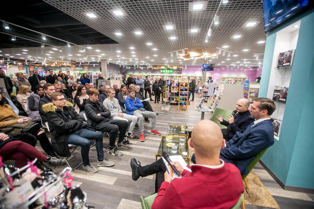 Susitikimas su rašytoju Dailiumi Dargiu