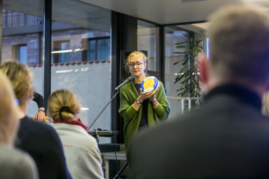 Jėzuitų gimnazijoje – defibriliatorius