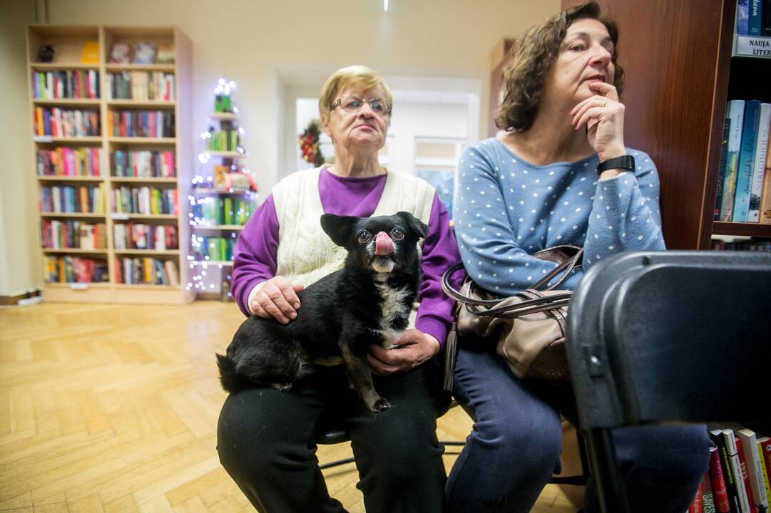 Bibliotekoje - skaitymai su šunimi