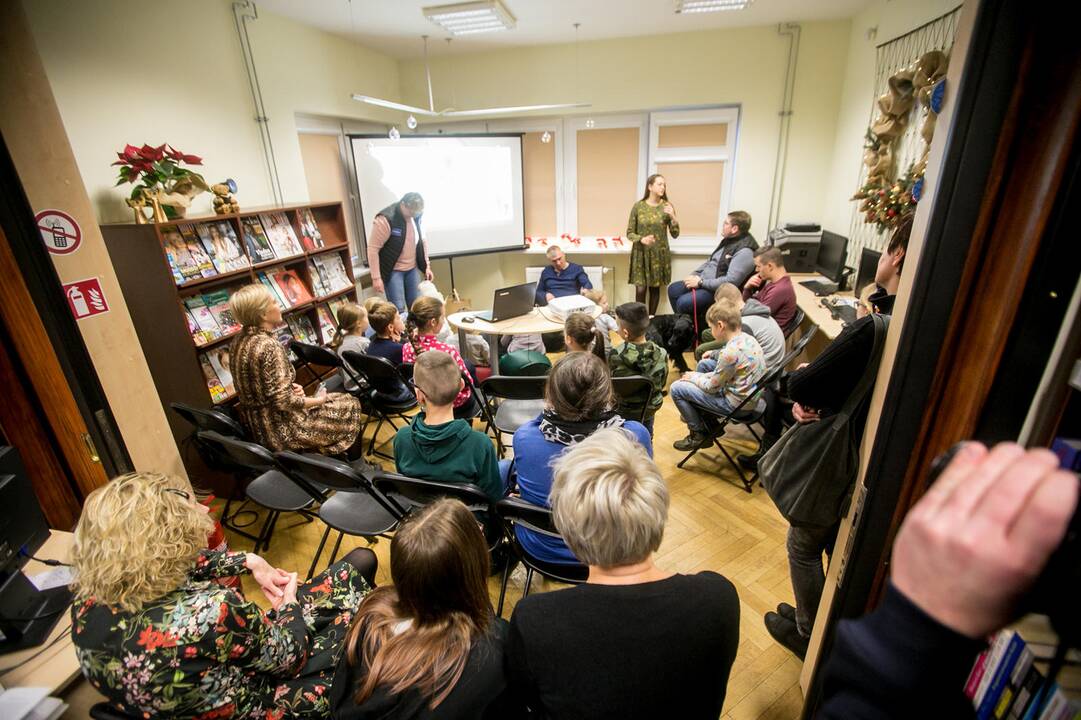Bibliotekoje - skaitymai su šunimi