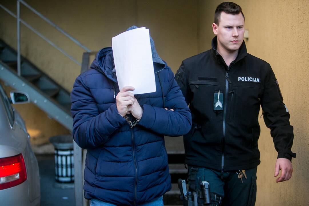 Įtariami žmogžudyste Garliavoje atvesdinti į teismą