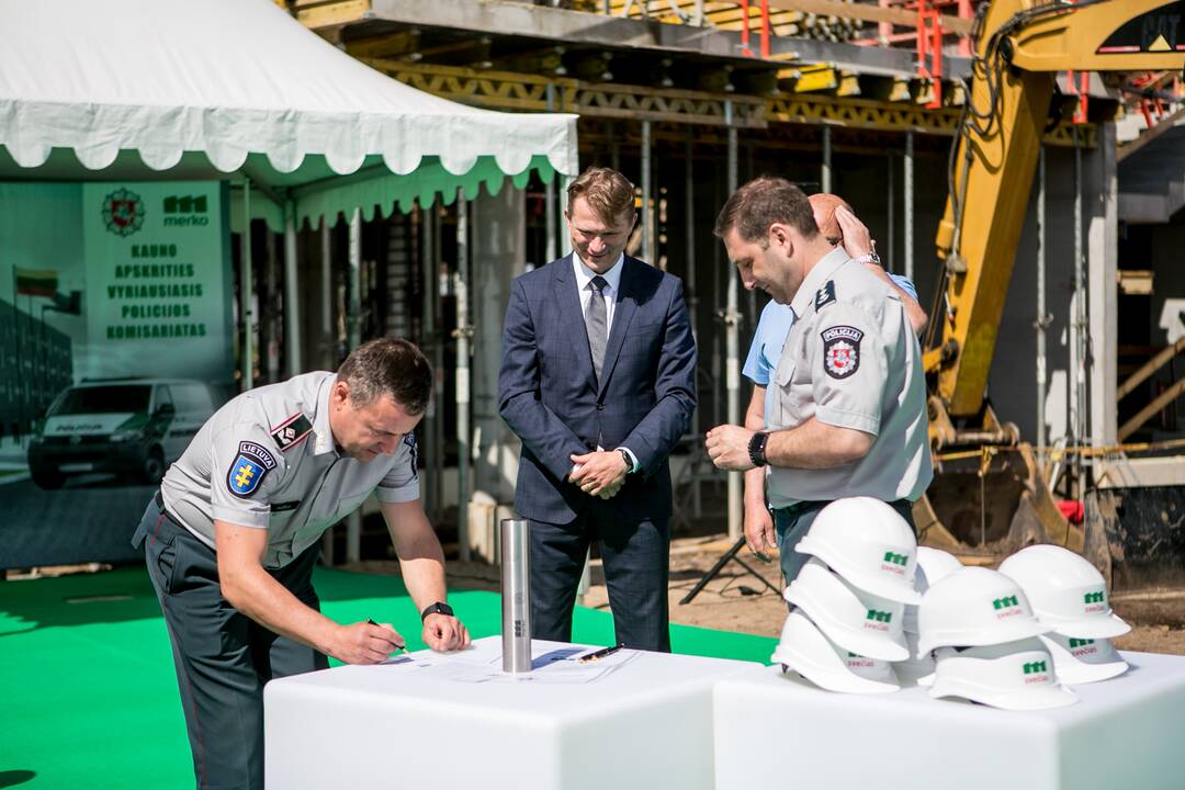 Naujojo policijos komisariato kapsulės įkasimas