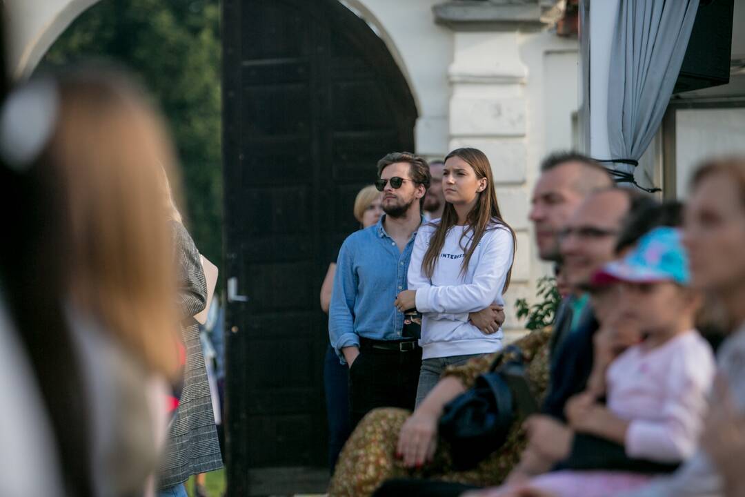 „Pažaislio liepų alėjos vakaruose“ – „Antikvarinių Kašpirovskio dantų“ koncertas