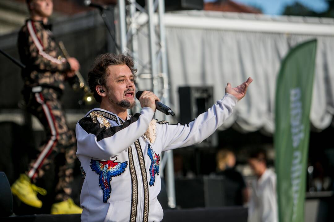 „Pažaislio liepų alėjos vakaruose“ – „Antikvarinių Kašpirovskio dantų“ koncertas