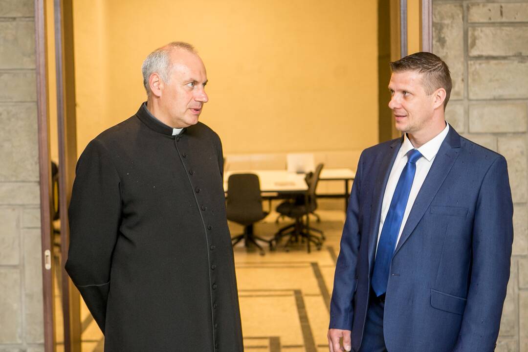 Laidojimo rūmų „Tylos namai“ atidarymas