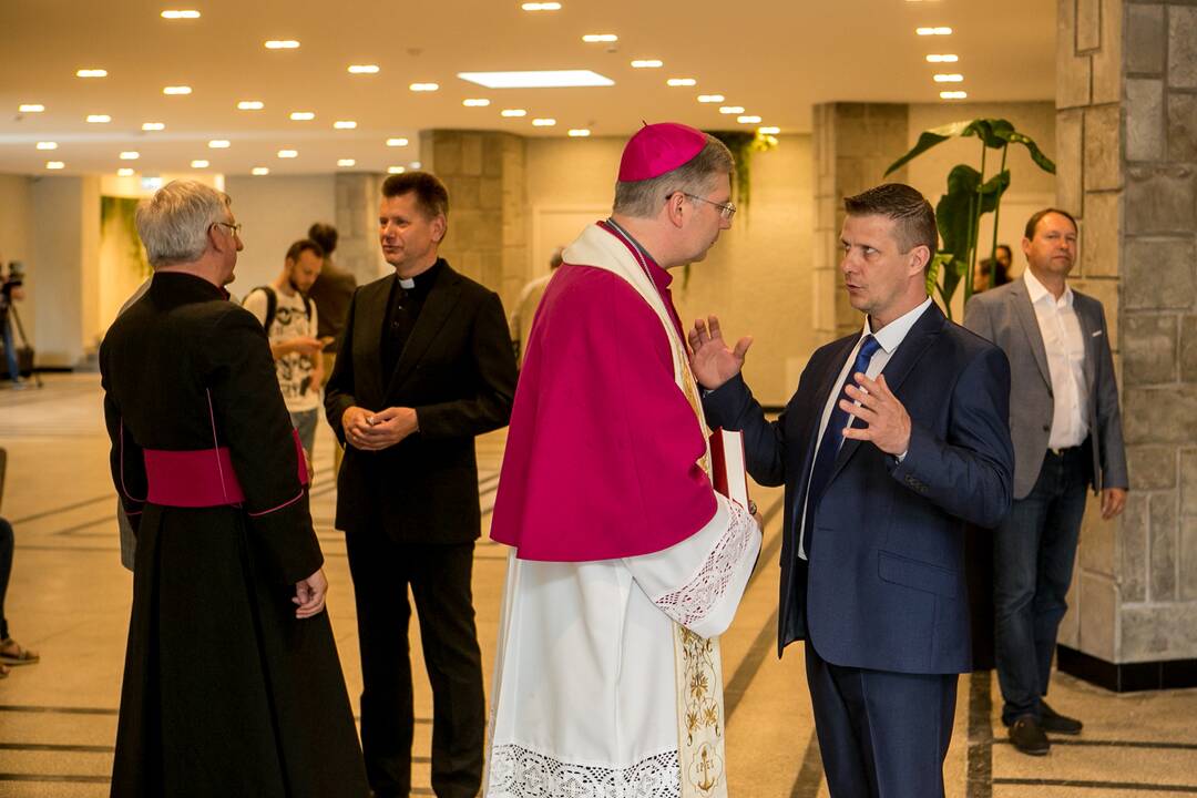 Laidojimo rūmų „Tylos namai“ atidarymas