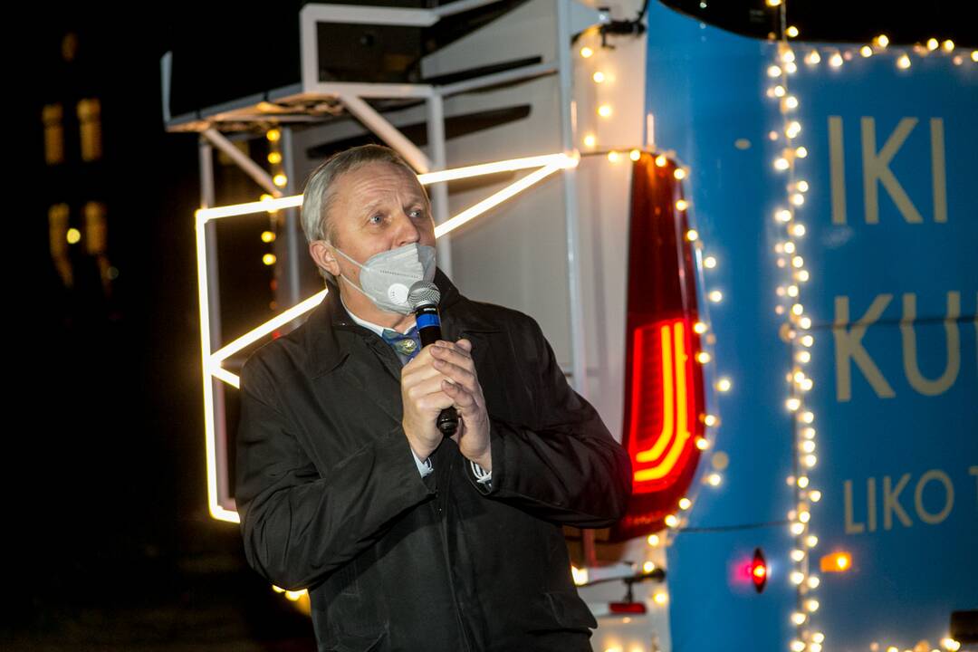 Pirmoji kalėdinio autobuso kelionė mieste