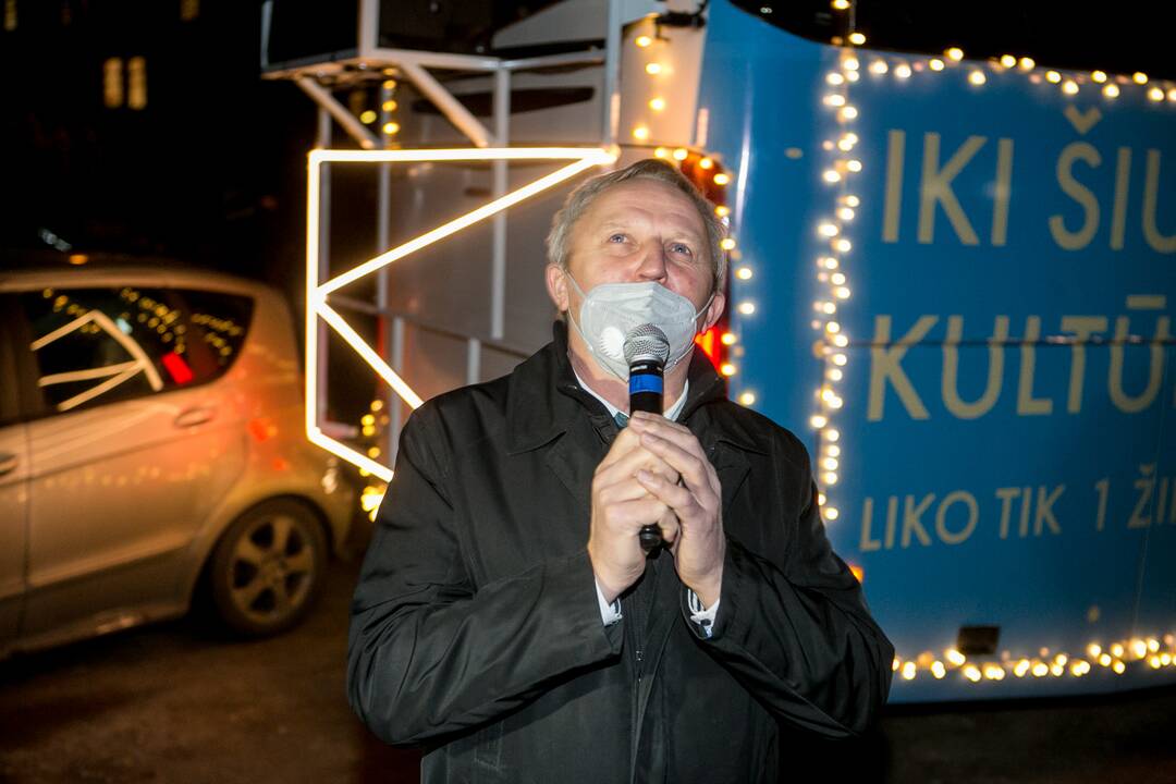 Pirmoji kalėdinio autobuso kelionė mieste
