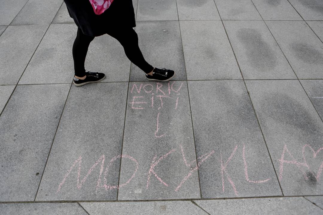Akcijos „Noriu į mokyklą!“ prie Kauno miesto savivaldybės