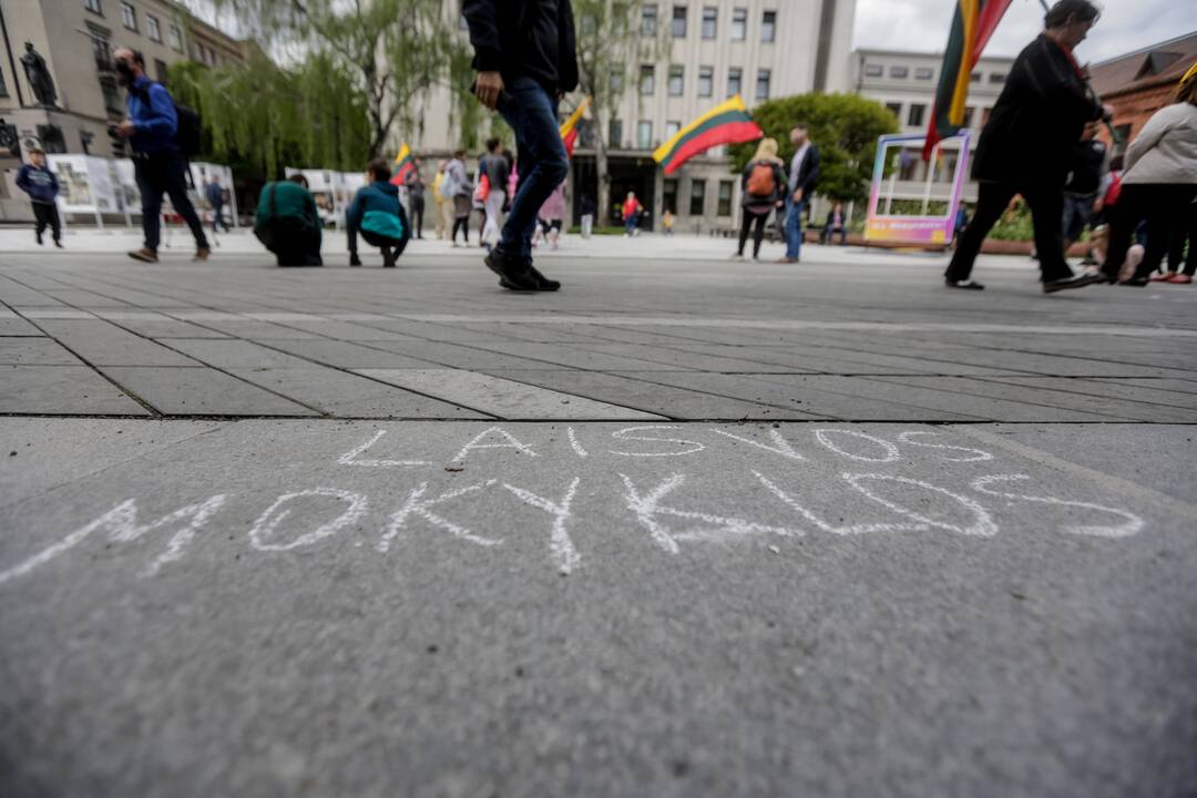 Akcijos „Noriu į mokyklą!“ prie Kauno miesto savivaldybės