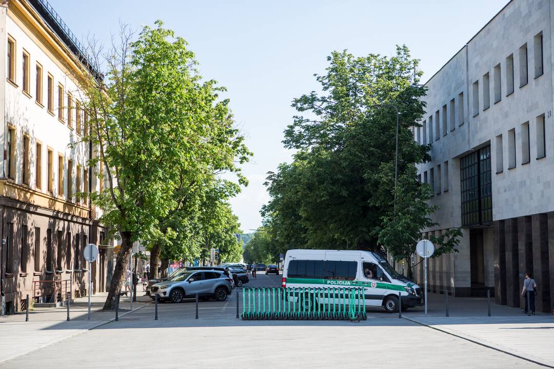 „Žalgirio“ sirgalių eisena prieš LKL finalo rungtynes