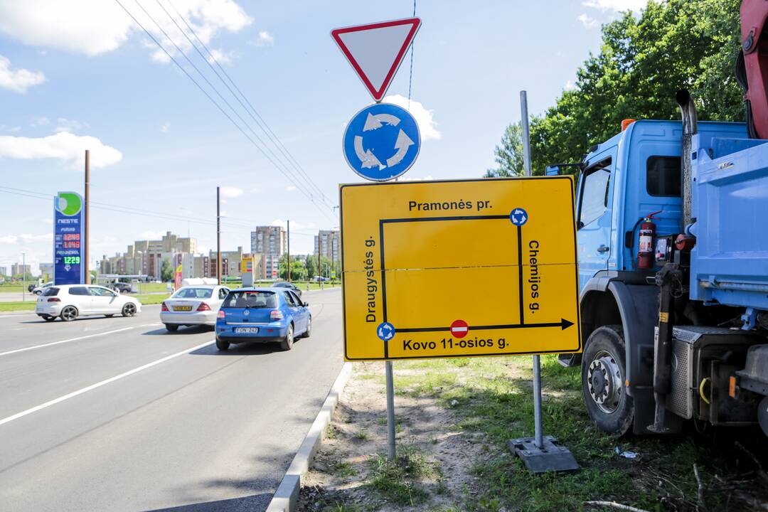 Uždaryta Kovo 11-osios gatvės atkarpa