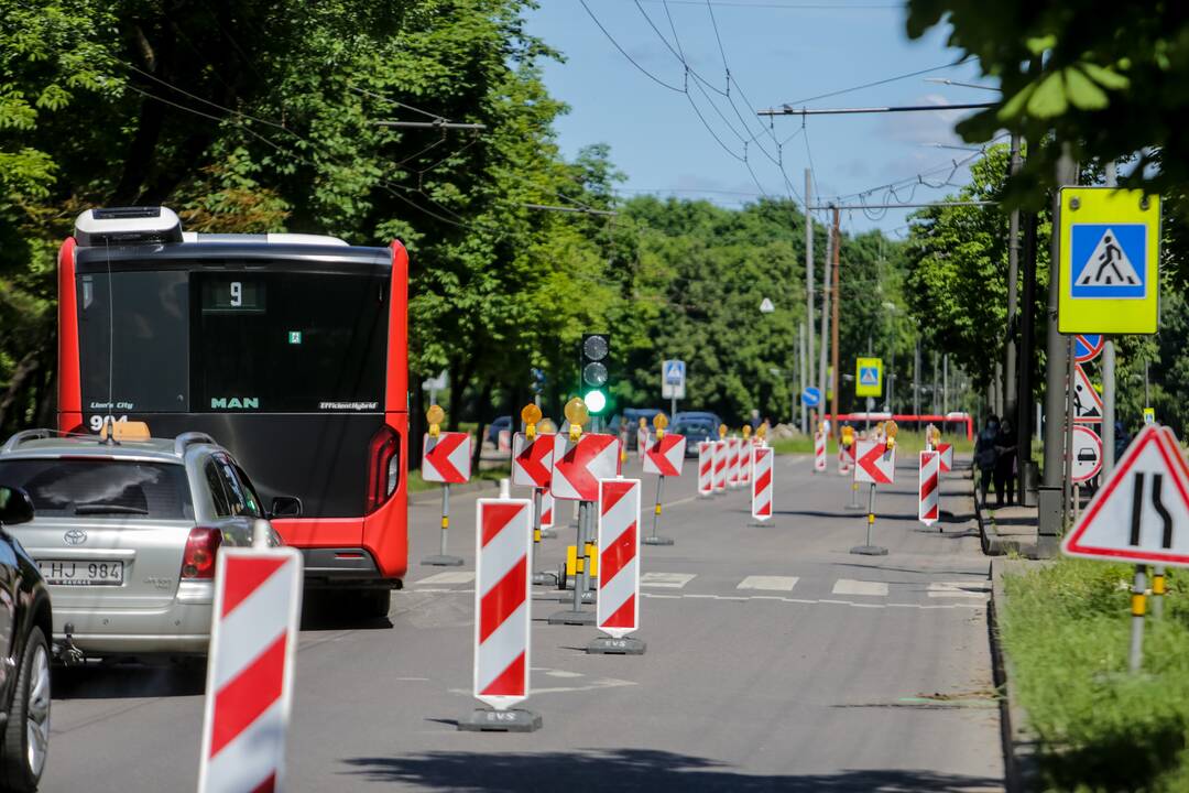 Uždaryta Kovo 11-osios gatvės atkarpa