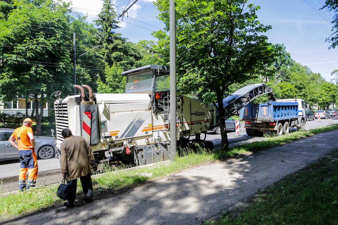 Uždaryta Kovo 11-osios gatvės atkarpa