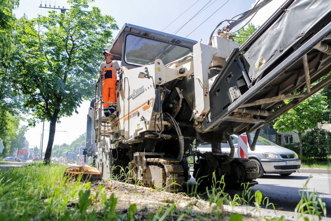 Uždaryta Kovo 11-osios gatvės atkarpa