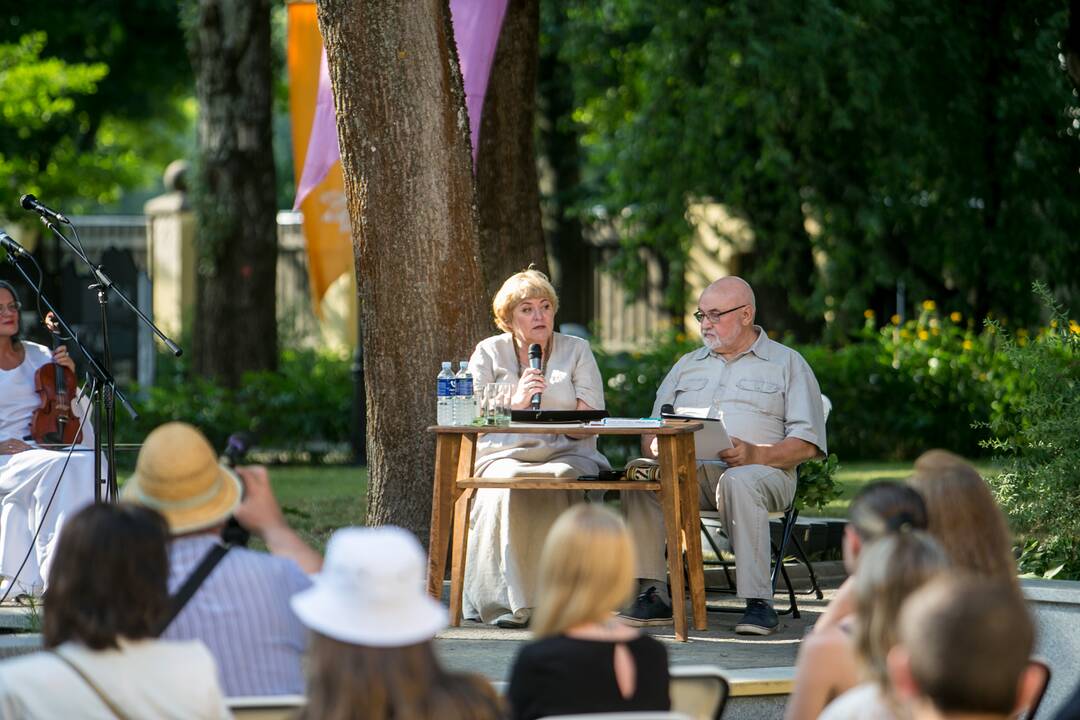 Pagerbta „Poezijos pavasario“ laureatė D.Zelčiūtė