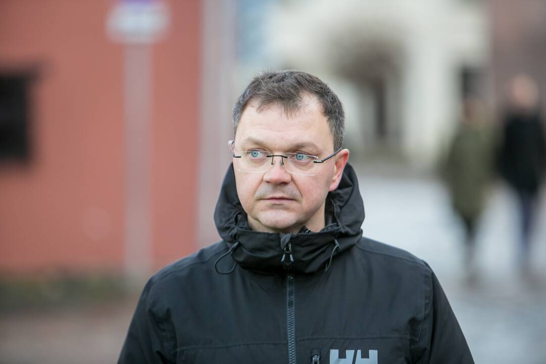 Pristatytas Vilniaus gatvės nulygintas grindinys