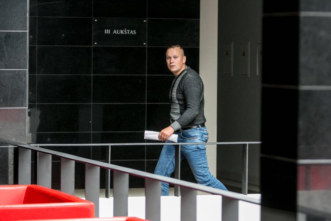Kyšininkavimu kaltinamų policininkų teismas