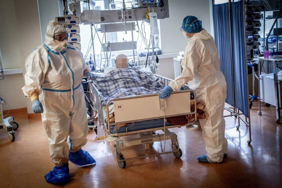 Santaros klinikose užimtos beveik visos lovos COVID-19 pacientams