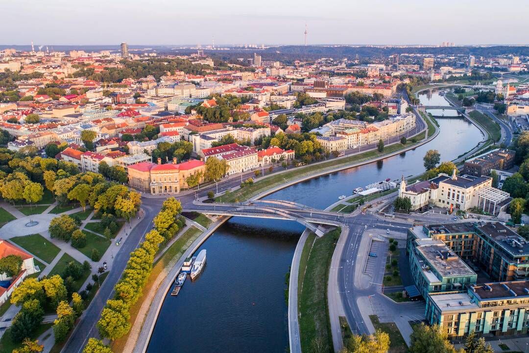 Efektyvaus turto valdymo srityje nuo Kanados neatsiliekame