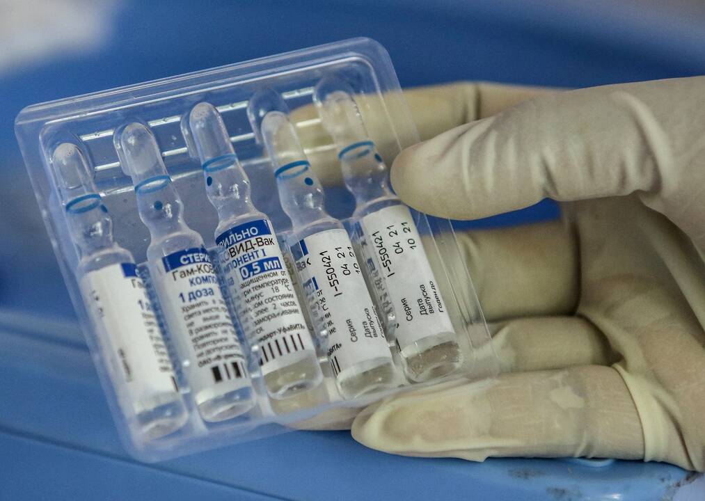 Rusija įregistravo vienadozę vakciną nuo COVID-19 „Sputnik Light“