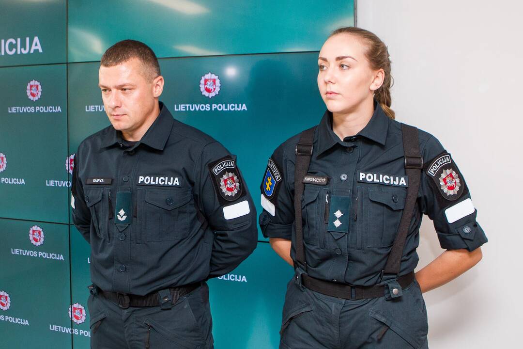 Policija pristatė naujas pareigūnų uniformas