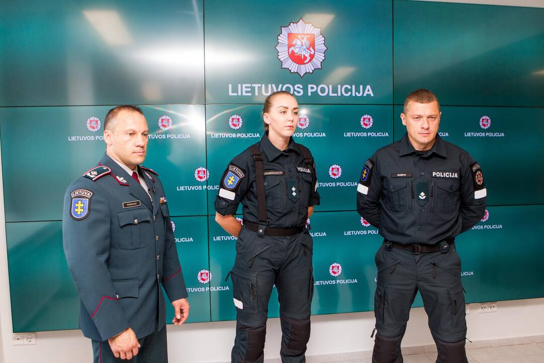 Policija pristatė naujas pareigūnų uniformas