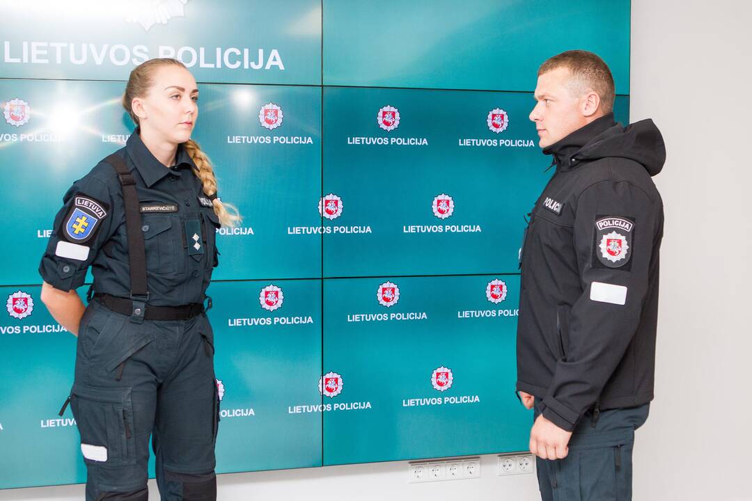 Policija pristatė naujas pareigūnų uniformas