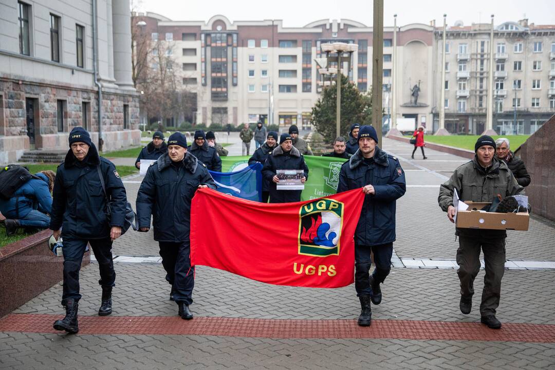 Pareigūnų įspėjamasis protestas