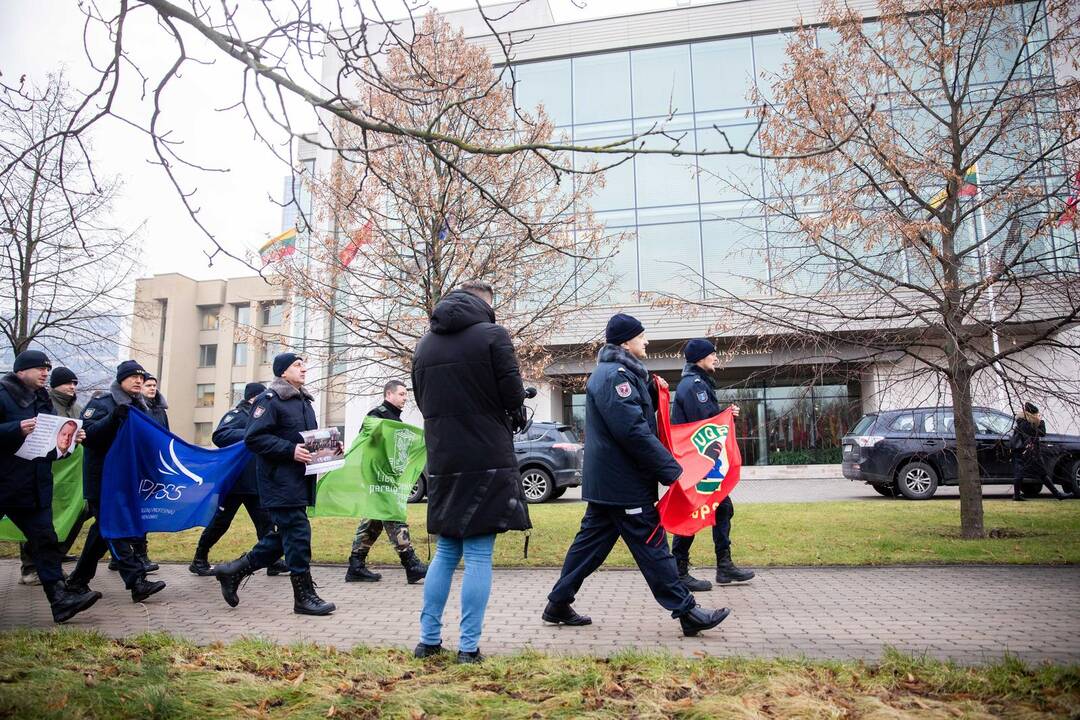 Pareigūnų įspėjamasis protestas